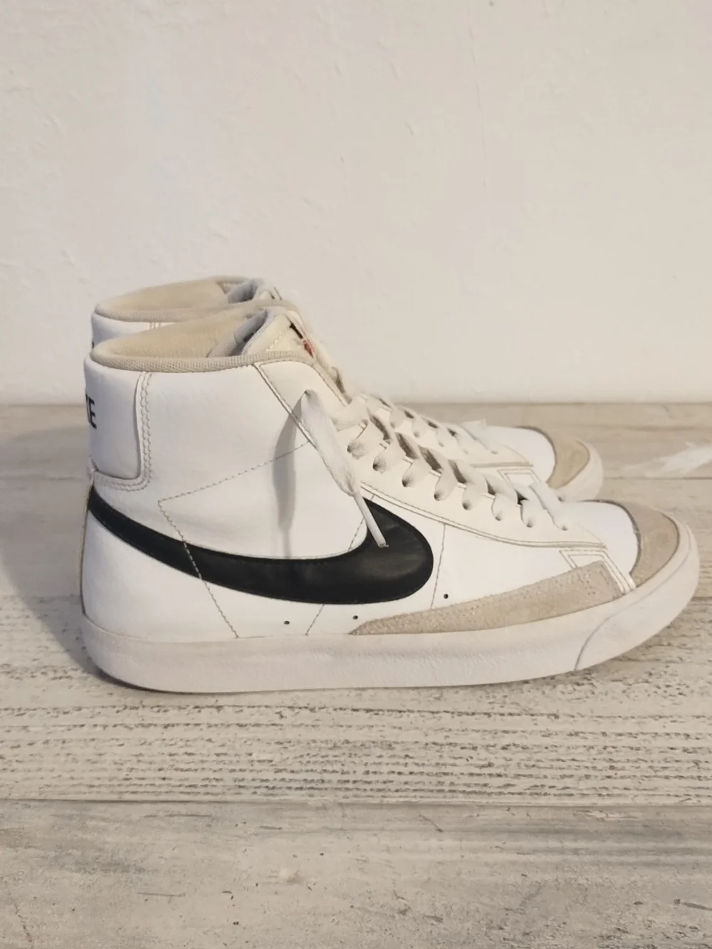 Nike Blazer Mid 77 Boys Size 7Y White Black Casual Leather Shoes Sneakers